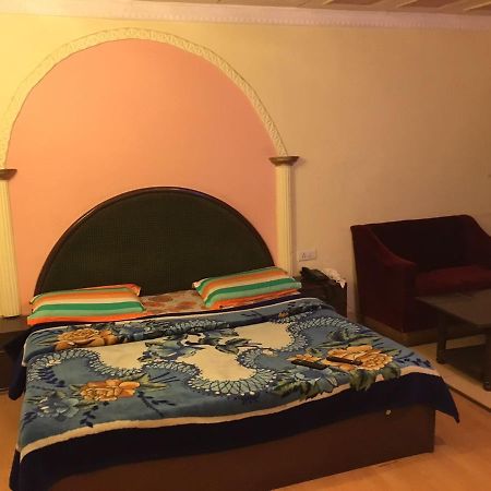 Hotel Bombay Palace Dalhousie Bagian luar foto