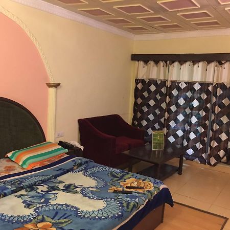 Hotel Bombay Palace Dalhousie Bagian luar foto