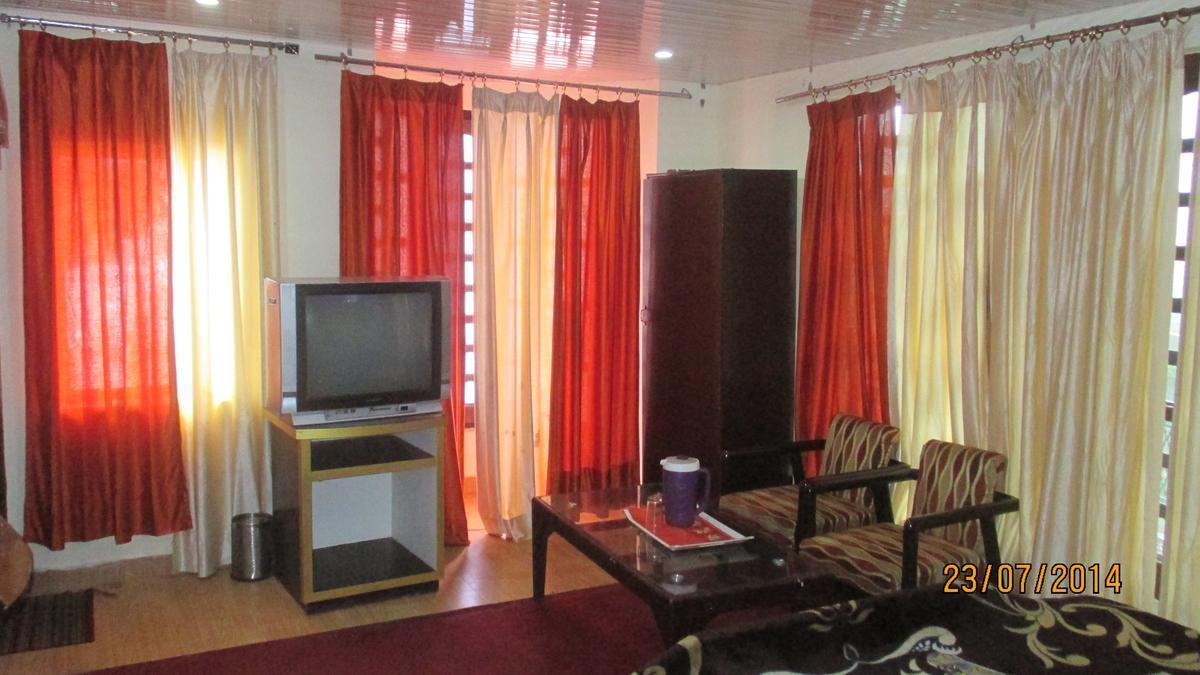 Hotel Bombay Palace Dalhousie Bagian luar foto