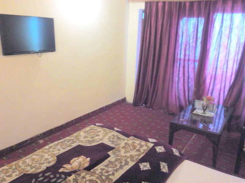 Hotel Bombay Palace Dalhousie Bagian luar foto