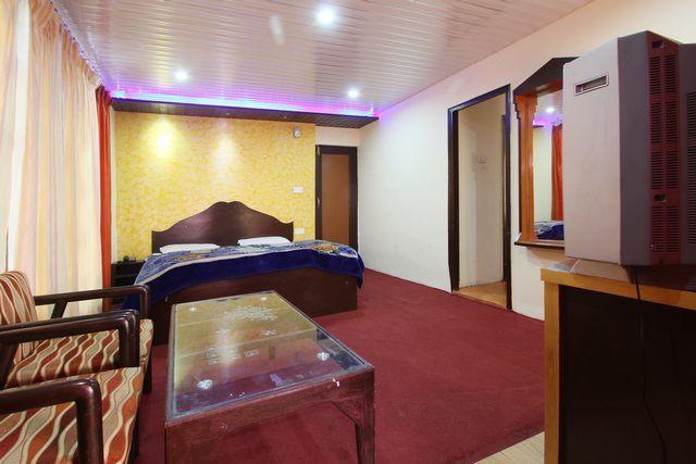 Hotel Bombay Palace Dalhousie Bagian luar foto